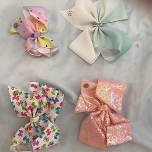 Jojo Siwa bows